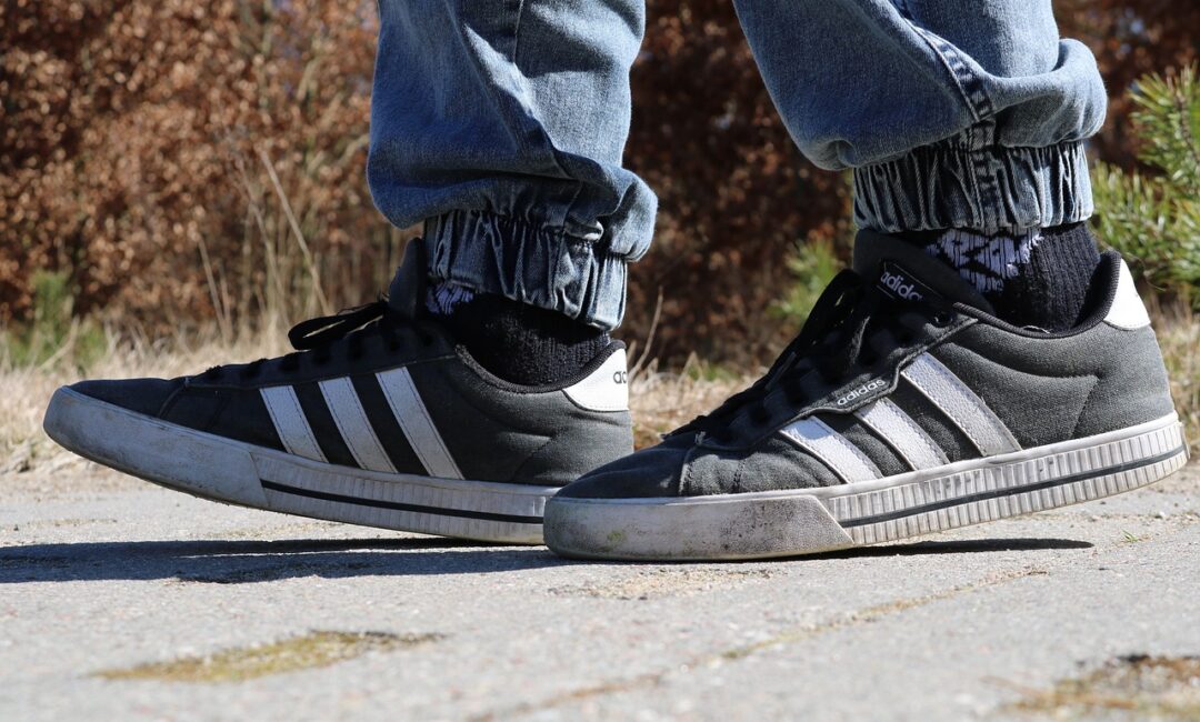 Adopter_le_Style_Urbain_Chic_avec_les_Sneakers_Homme_Tendance_2023
