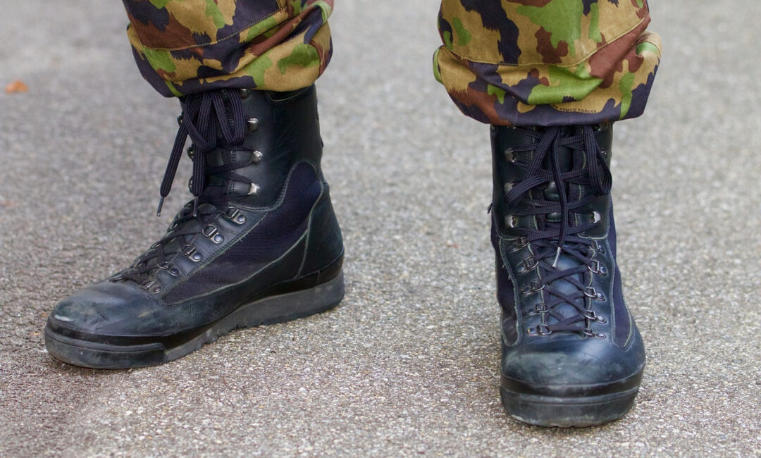 Avec quoi porter un pantalon militaire homme ?