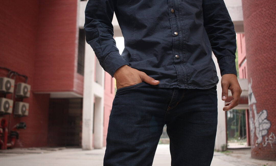 Chemise_en_jean_homme_:_comment_la_porter_en_2023_?